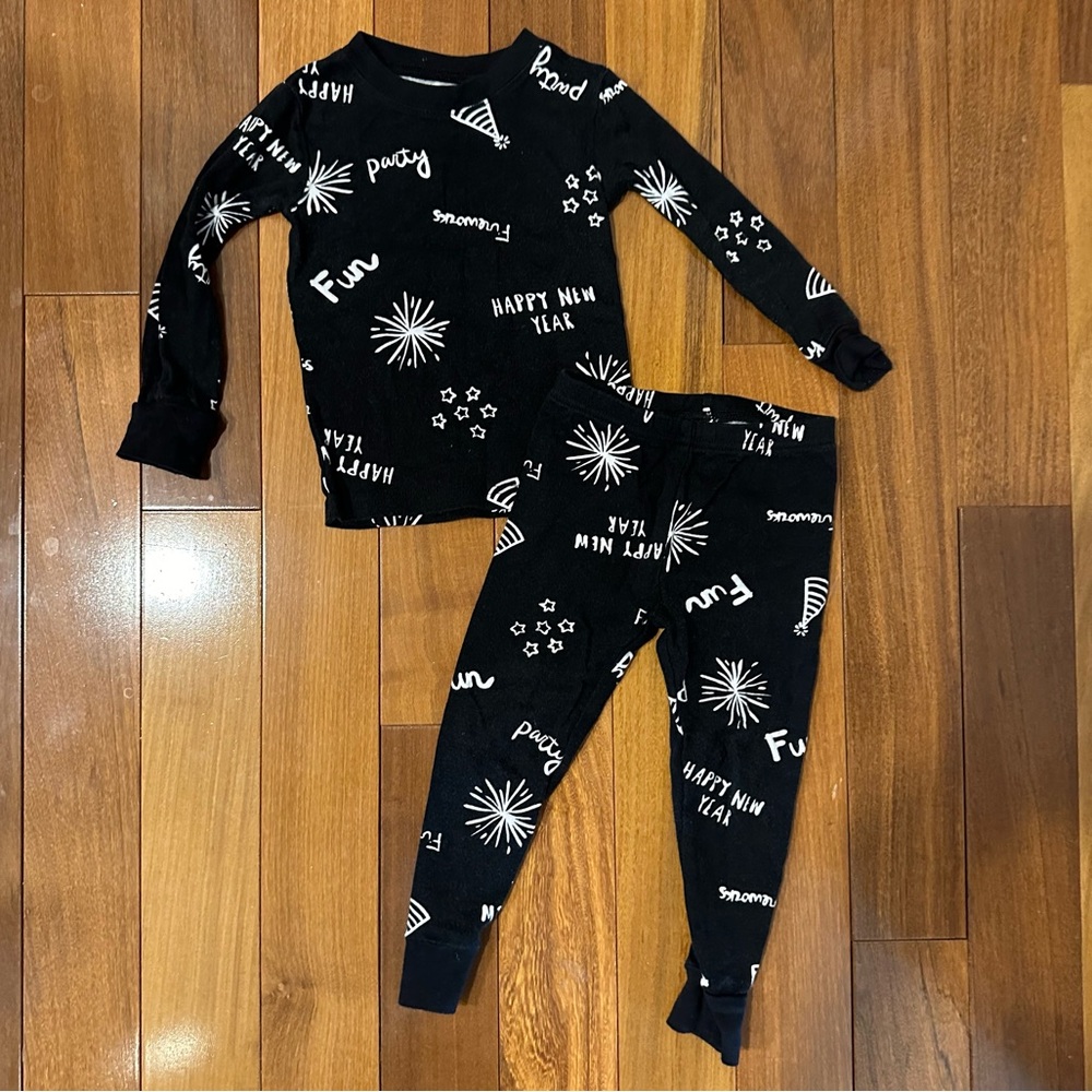 toddler girl New Year pajama set size 2T